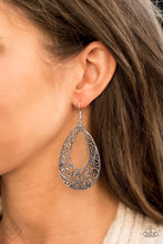 Load image into Gallery viewer, Irridescently Ivy Silver Earring