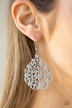 Load image into Gallery viewer, Garden Party Princess White Earring